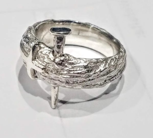 Wood Grain Cross Ring